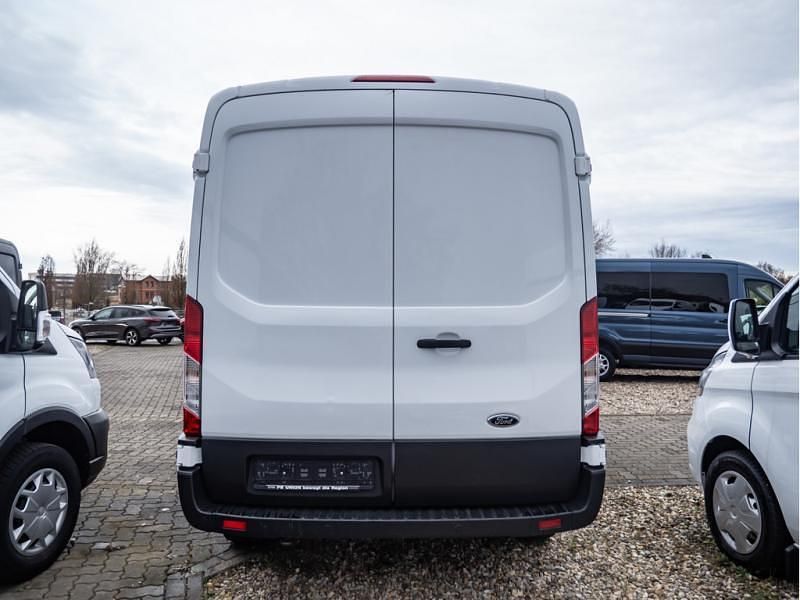 Gebraucht Ford Transit Trend 131 PS (96 kW) 2022 Weiss / frostweiß Van