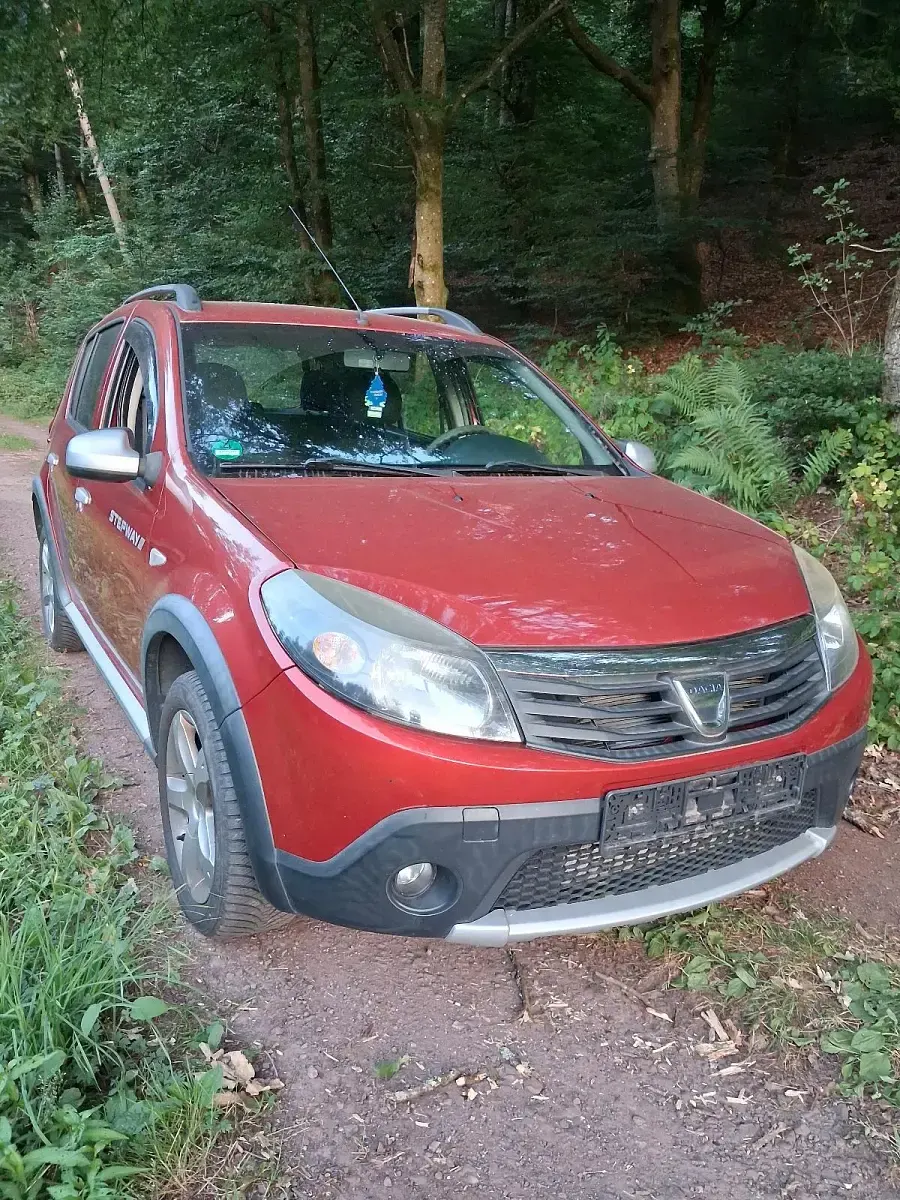 Gebraucht Dacia Sandero Stepway 88 PS (64 kW) 2012 Rot Kleinwagen