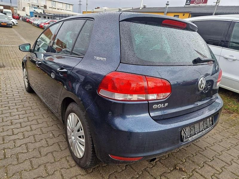 Gebraucht VW Golf Team 105 PS (77 kW) 2010 Bluegraphit perleffekt Limousine