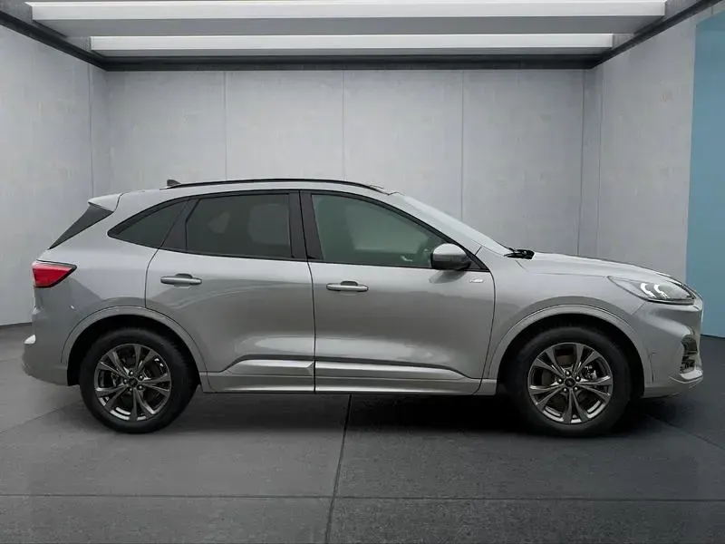 Gebraucht Ford Kuga ST-Line X 190 PS (139 kW) 2024 Silber SUV