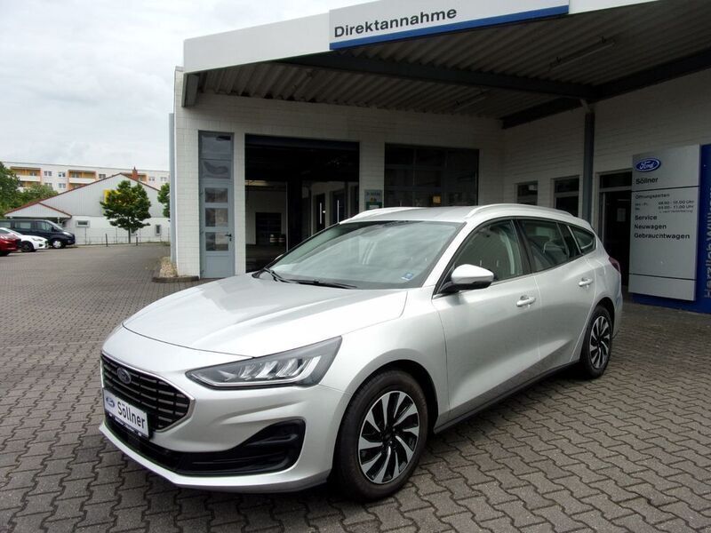 Silber Gebraucht 2023 Ford Focus Titanium Limousine | 19.790 € (Superpreis) - Bild 1/4
