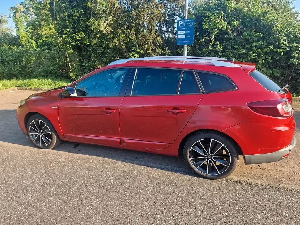 Gebraucht Renault Mégane Bose Edition 131 PS (96 kW) 2013 Rot Limousine