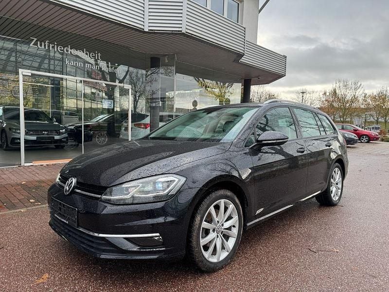 Gebraucht VW Golf VII Active 125 PS (91 kW) 2017 Schwarz Kombi