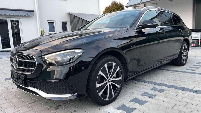 Schwarz/baltic black Gebraucht 2020 Mercedes E300 Kombi | 29.900 € (Fairer Preis) - Bild 1/4