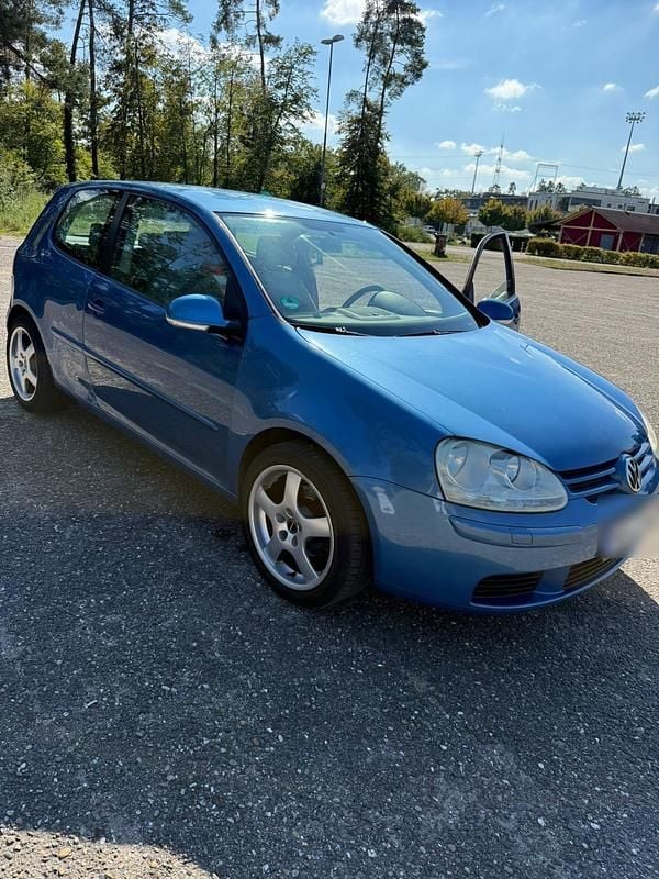 Blau Gebraucht 2004 VW Golf V Kleinwagen | 1.650 € (Guter Preis) - Bild 1/4