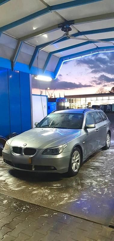 Gebraucht BMW 525 177 PS (130 kW) 2005 Grau Kombi