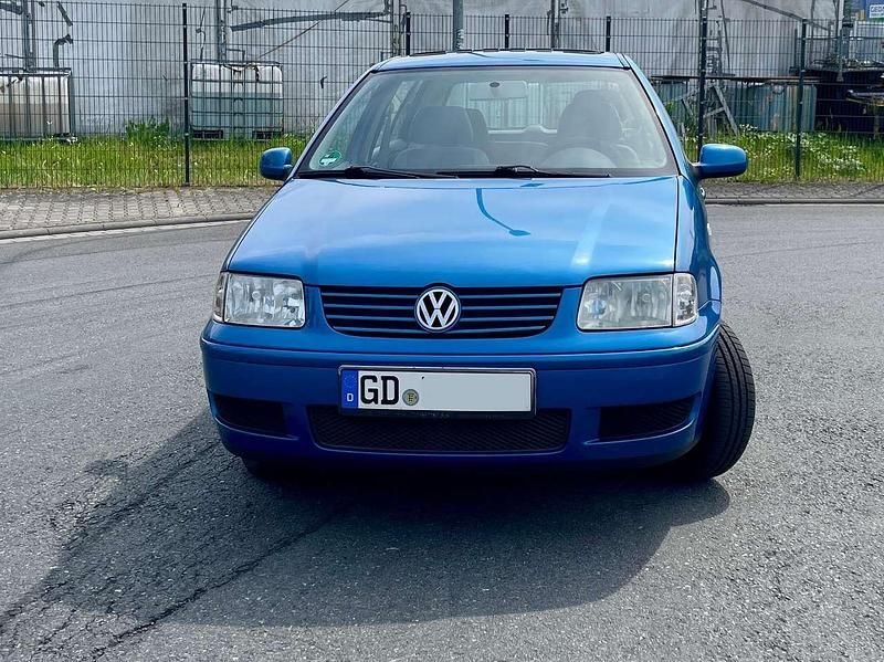 Blau Gebraucht 2000 VW Polo Classicline Limousine | 999 € (Fairer Preis) - Bild 1/4