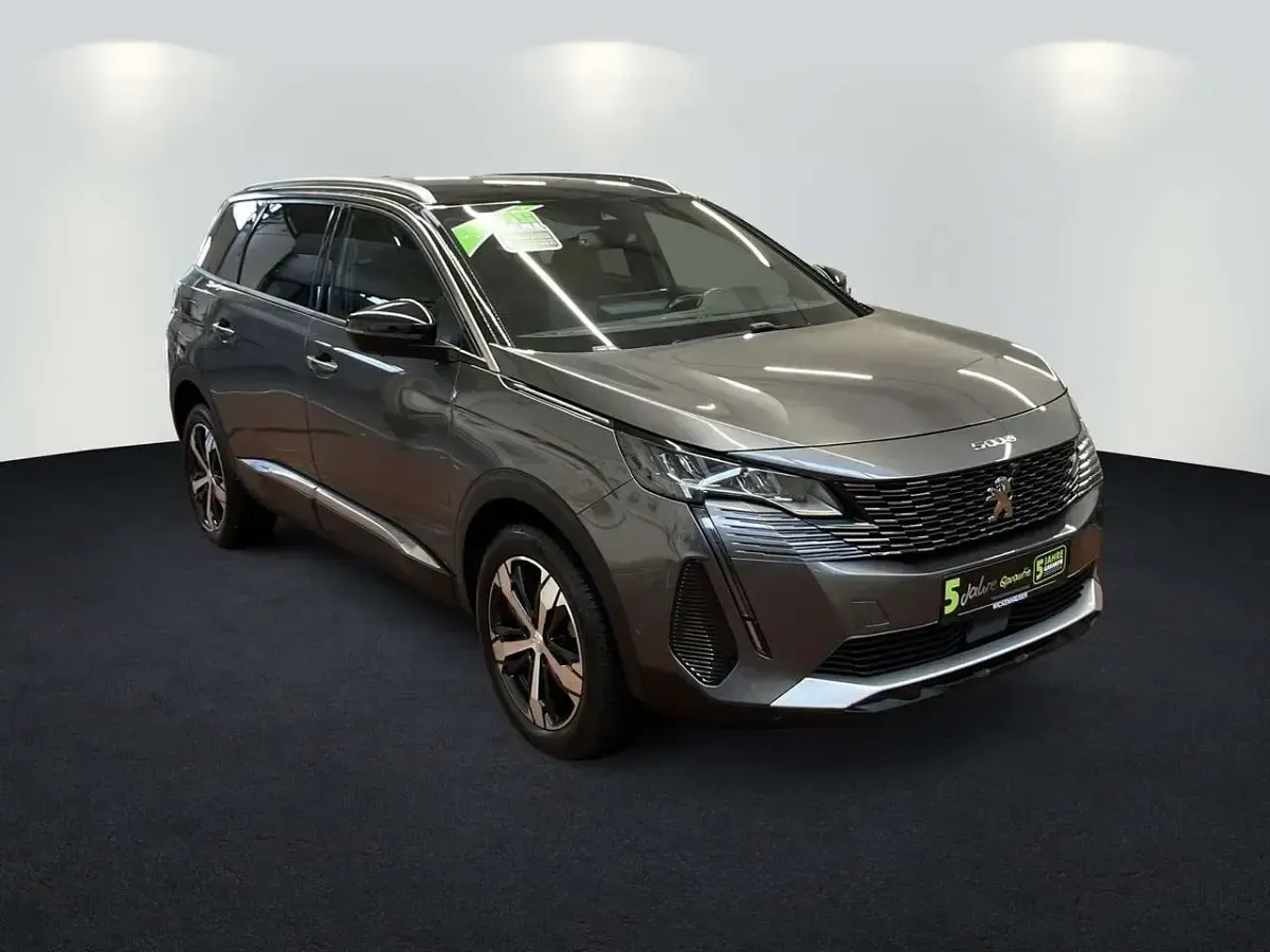 Gebraucht Peugeot 5008 Allure 131 PS (96 kW) 2023 Lackierung platiniumgrau/meta SUV