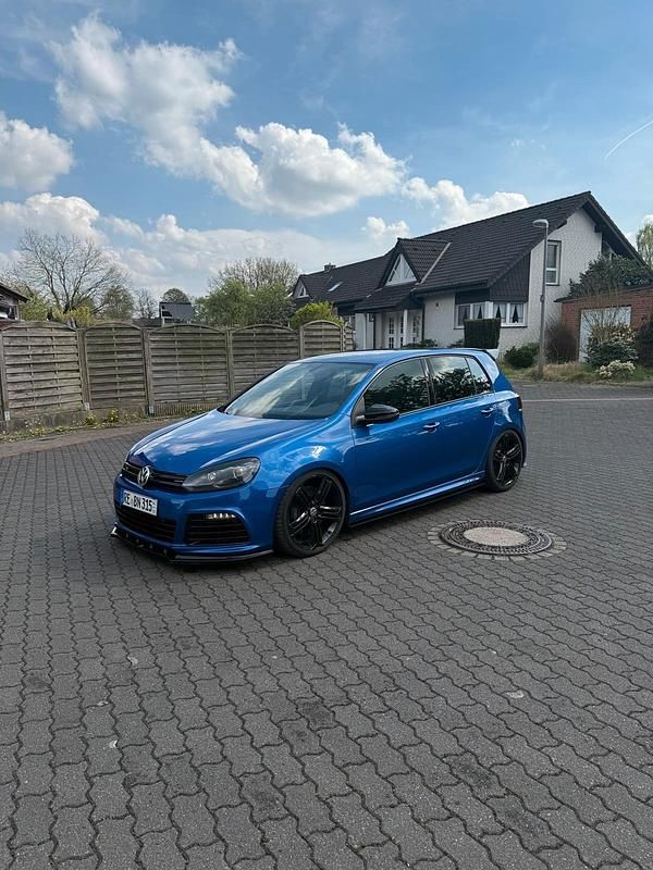 Blau Gebraucht 2012 VW Golf VI Design Limousine | 15.200 € (Teuer) - Bild 1/4