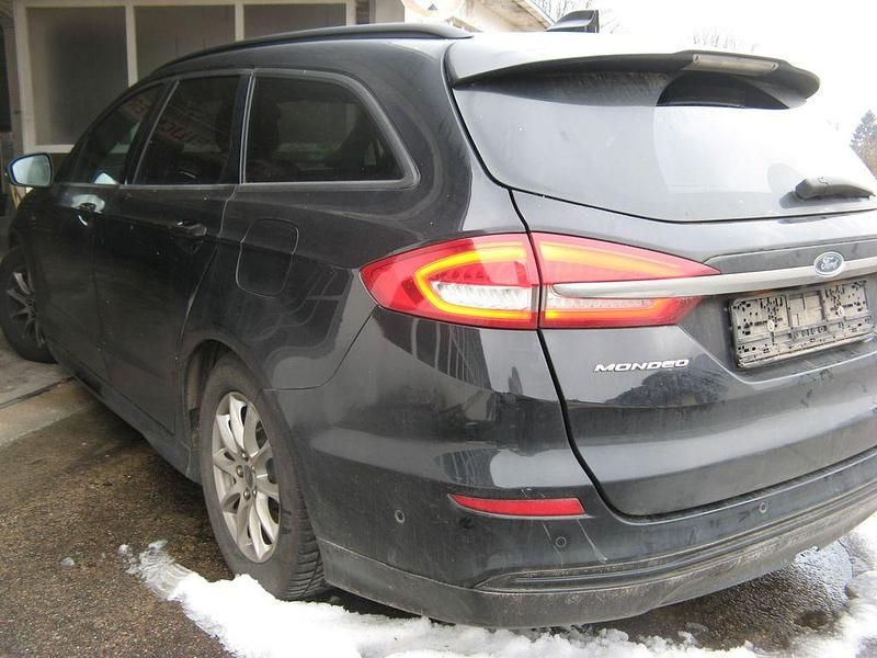 Gebraucht Ford Mondeo ST-Line 150 PS (110 kW) 2022 Schwarz Limousine