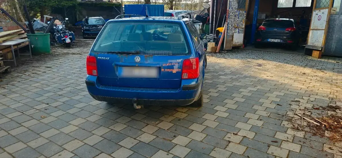 Gebraucht VW Passat 125 PS (91 kW) 1998 Blau Kombi