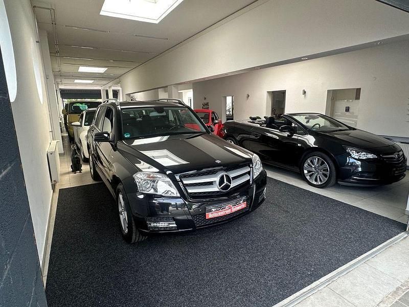 Schwarz Gebraucht 2011 Mercedes GLK220 SUV | 8.999 € (Guter Preis) - Bild 1/4