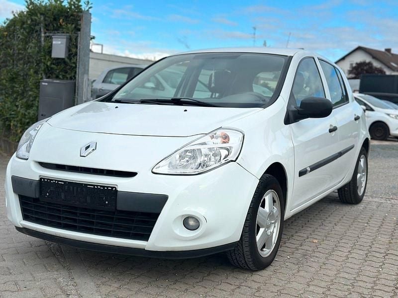 Weiß Gebraucht 2011 Renault Clio III Kleinwagen | 2.499 € (Guter Preis) - Bild 1/4