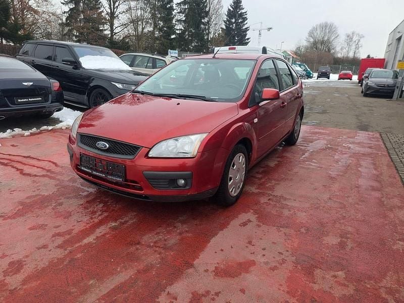 Rot Gebraucht 2008 Ford Focus Fun X Limousine | 2.750 € (Guter Preis) - Bild 1/4