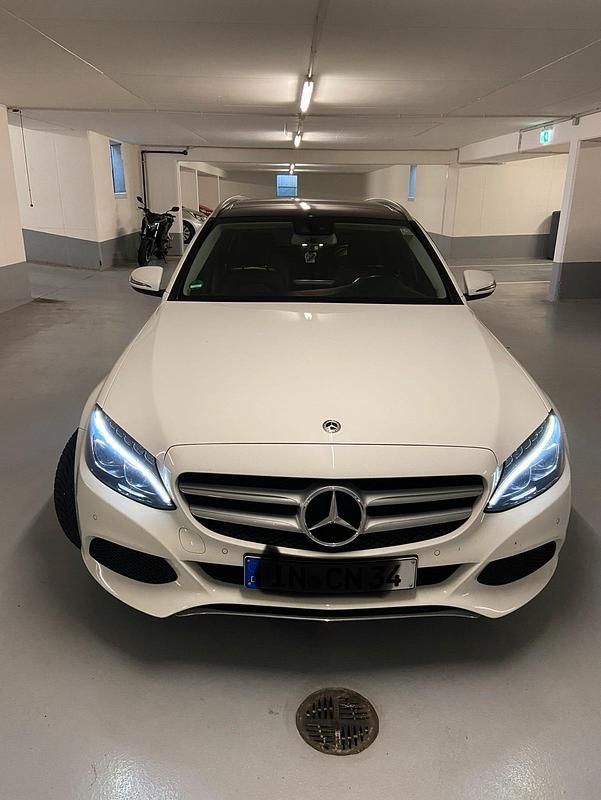 Weiß Gebraucht 2015 Mercedes C180 Kombi | 13.250 € (Fairer Preis) - Bild 1/4