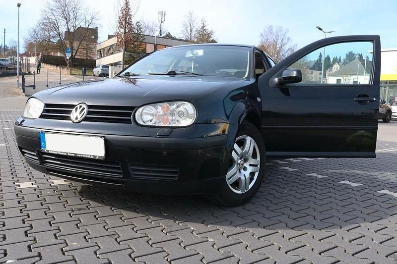 Schwarz Gebraucht 2002 VW Golf IV Highline Limousine | 2.600 € (Fairer Preis) - Bild 1/4