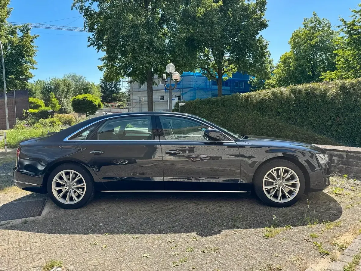 Gebraucht Audi A8L Ambiente 385 PS (283 kW) 2015 Schwarz Limousine