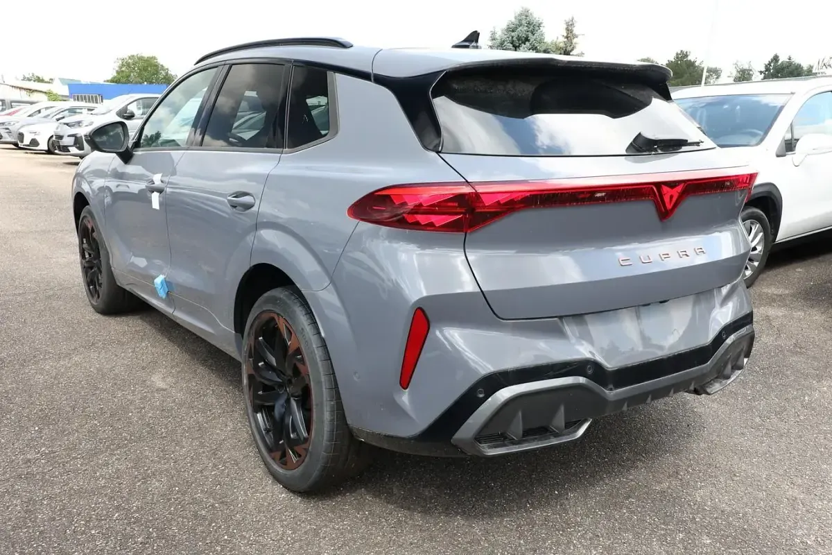 Neu Cupra Terramar VZ 265 PS (194 kW) 2026 Graphene grau SUV