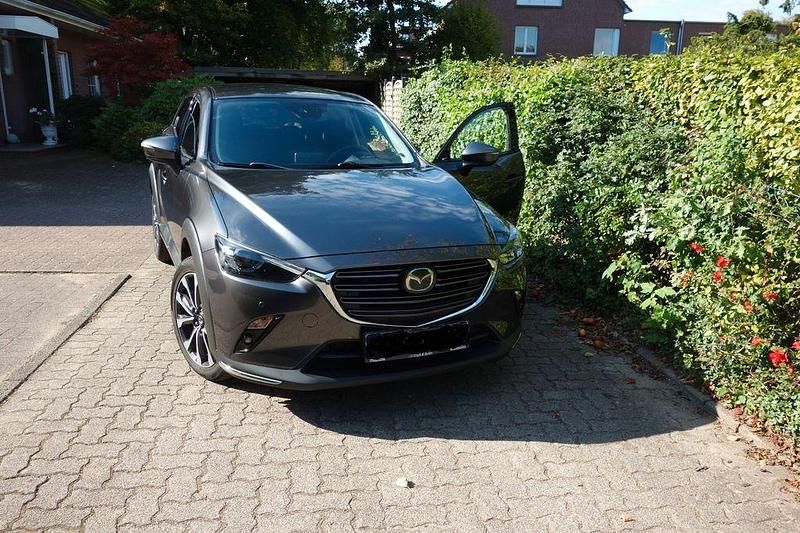 Grau Gebraucht 2019 Mazda CX-3 Exclusive-Line SUV | 19.000 € (Fairer Preis) - Bild 1/4