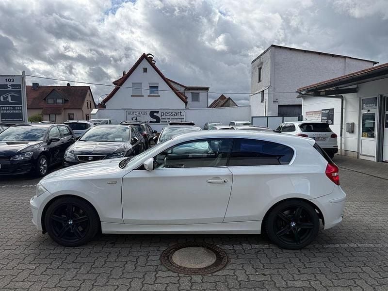 Gebraucht BMW 123 Efficient Dynamics 204 PS (150 kW) 2011 Weiß Kleinwagen