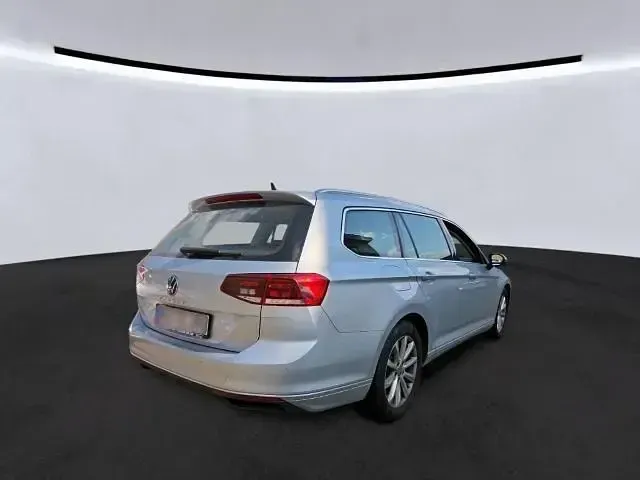 Gebraucht VW Passat Business 150 PS (110 kW) 2022 Silber Kombi