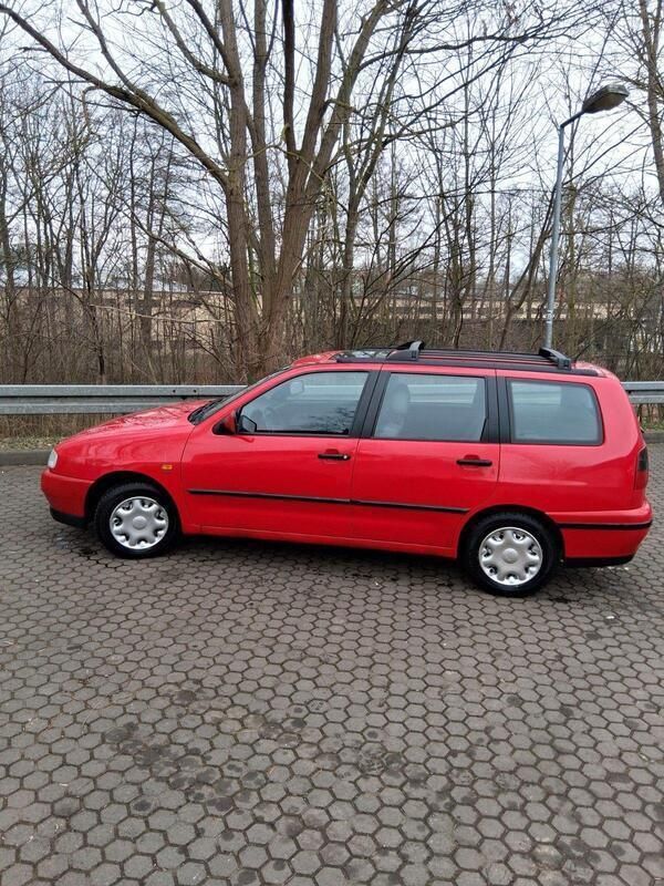 Rot Gebraucht 1998 Seat Cordoba Kombi | 2.450 € - Bild 1/4