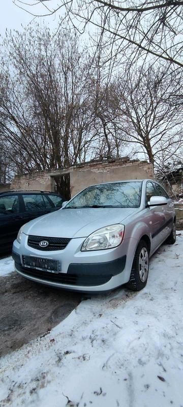 Gebraucht Kia Rio 97 PS (71 kW) 2009 Silber Kleinwagen