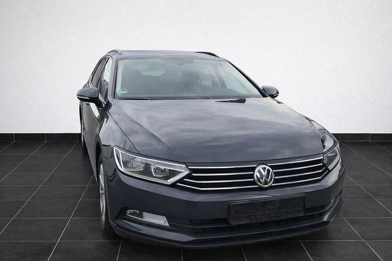 Gebraucht VW Passat Trendline 150 PS (110 kW) 2017 Grau Kombi
