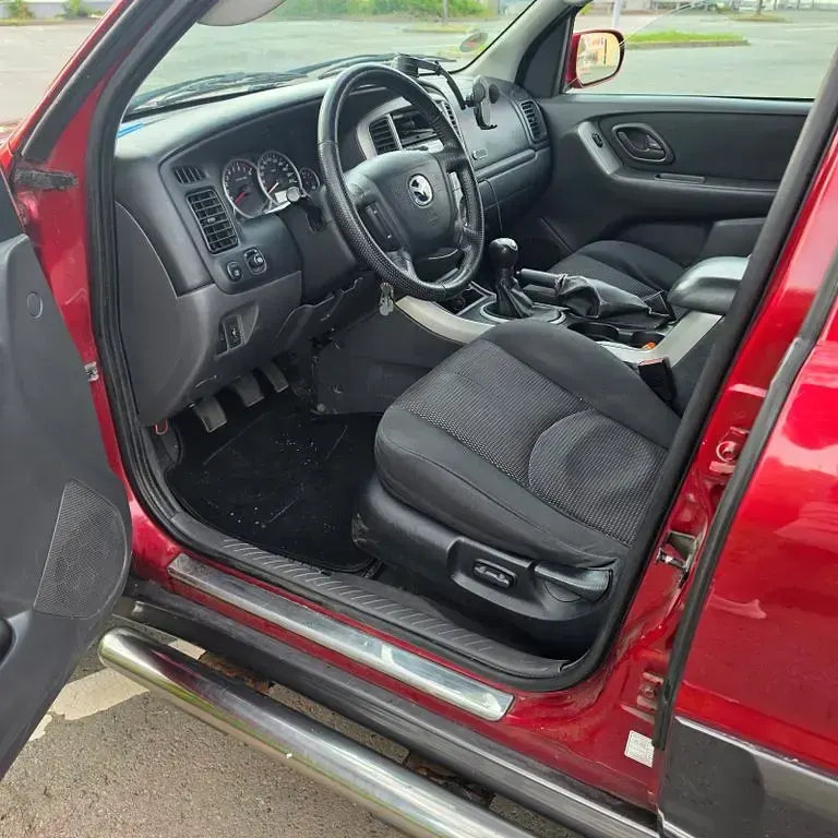 Gebraucht Mazda Tribute Comfort 150 PS (110 kW) 2004 Rot SUV