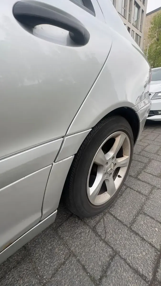 Gebraucht Mercedes C180 129 PS (94 kW) 2002 Silber Limousine