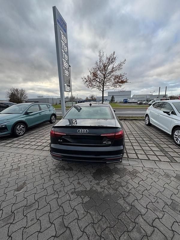 Gebraucht Audi A4 204 PS (150 kW) 2022 Schwarz Limousine