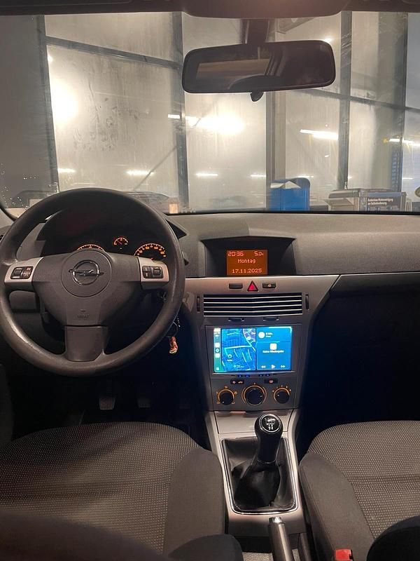 Gebraucht Opel Astra 95 PS (69 kW) 2009 Schwarz Limousine