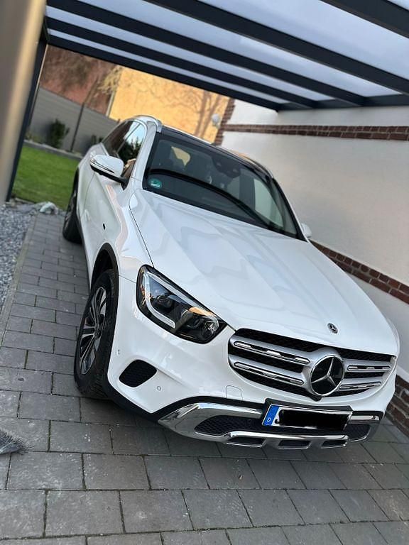 Gebraucht Mercedes GLC300e 320 PS (235 kW) 2020 Weiß SUV