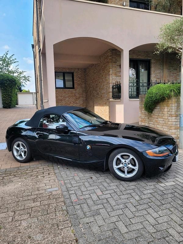Schwarz Gebraucht 2004 BMW Z4 Cabrio | 7.999 € (Superpreis) - Bild 1/4