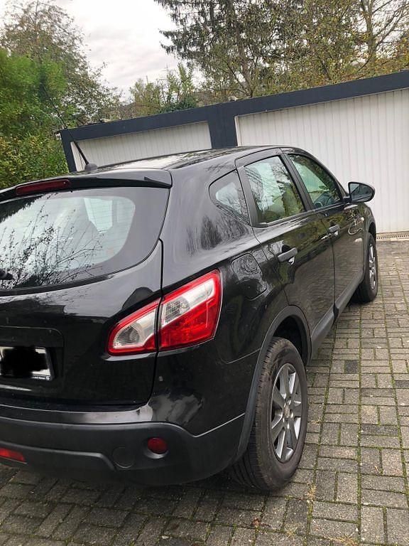 Schwarz Gebraucht 2011 Nissan Qashqai SUV | 5.000 € (Guter Preis) - Bild 1/4
