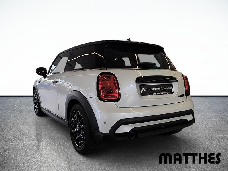 Gebraucht Mini Cooper Classic 136 PS (100 kW) 2023 Weiss Kleinwagen