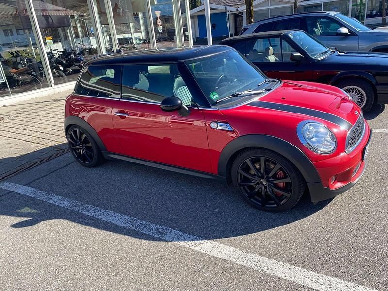 Rot Gebraucht 2008 Mini John Cooper Works Kleinwagen | 5.900 € (Guter Preis) - Bild 1/4