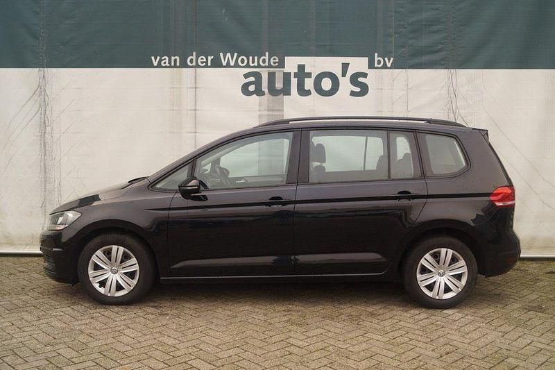 Gebraucht VW Touran Edition 110 PS (80 kW) 2018 Schwarz Van / Kleinbus