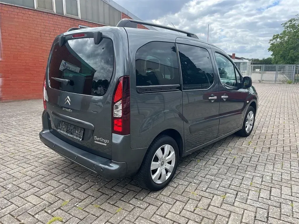 Gebraucht Citroën Berlingo SELECTION 120 PS (88 kW) 2015 Grau Van / Kleinbus