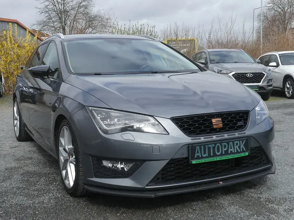 Używany Seat Leon ST FR 140 KM (102 kW) 2014 Szary Kombi