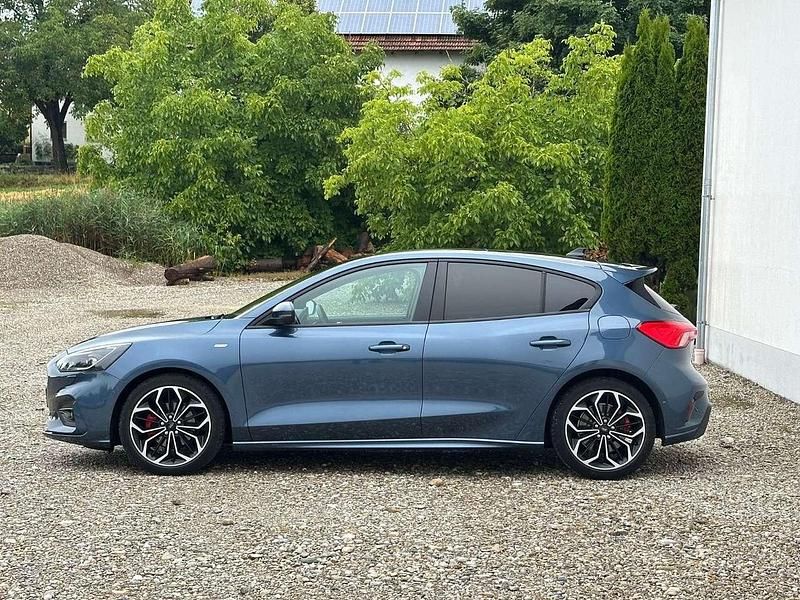 Gebraucht Ford Focus ST-Line 151 PS (111 kW) 2019 Chromablau metallic Coupé