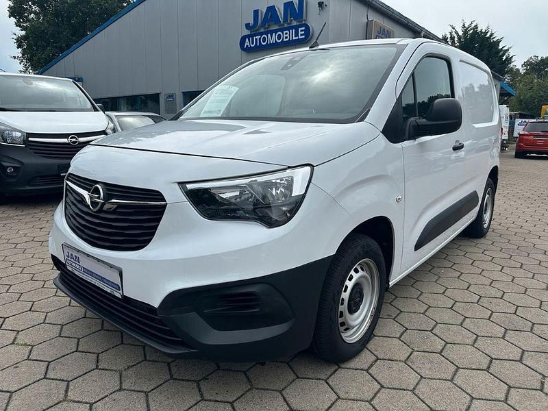 Weiss Gebraucht 2024 Opel Combo Basis Van / Kleinbus | 16.990 € (Guter Preis) - Bild 1/4
