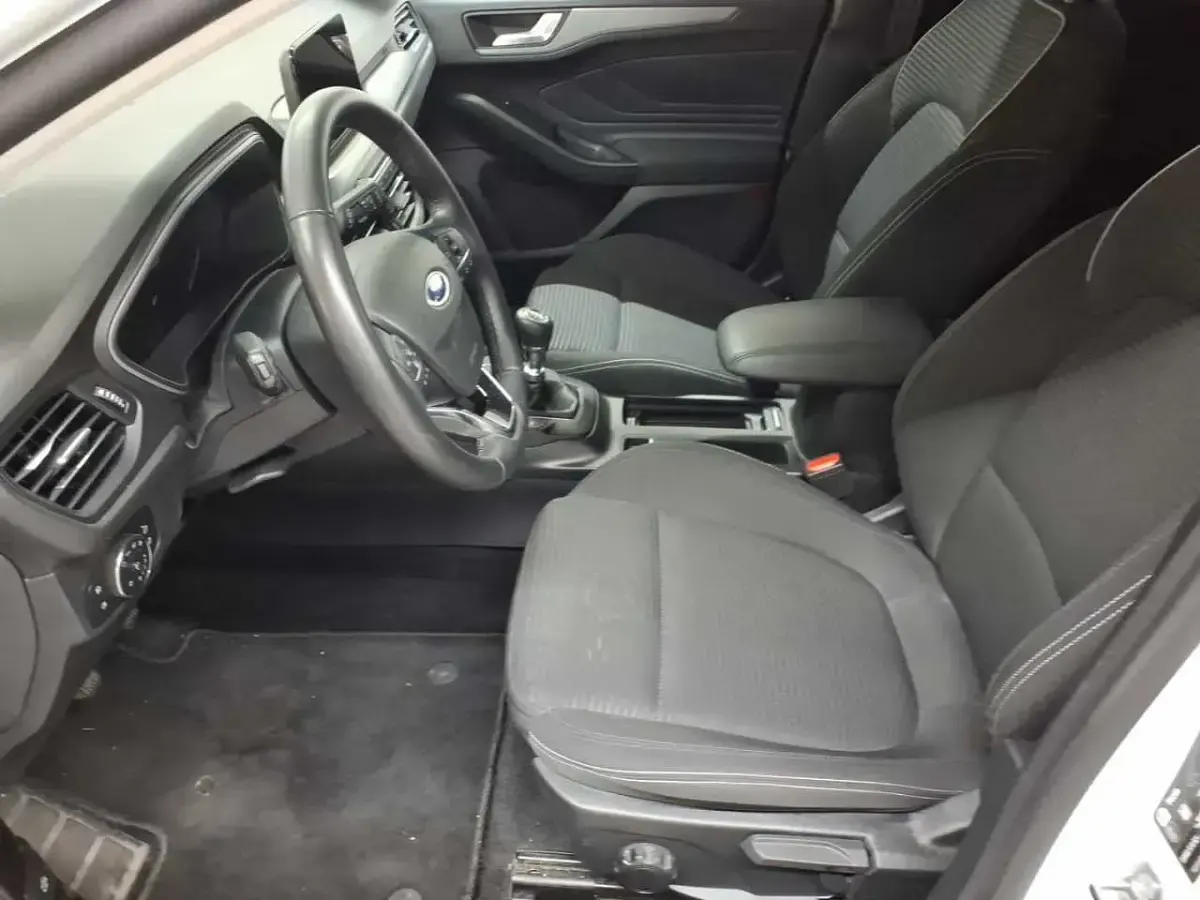 Gebraucht Ford Focus Style 125 PS (91 kW) 2023 Frozen white Limousine