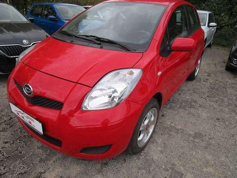 Rot Gebraucht 2013 Daihatsu Charade Kleinwagen | 7.450 € - Bild 1/4