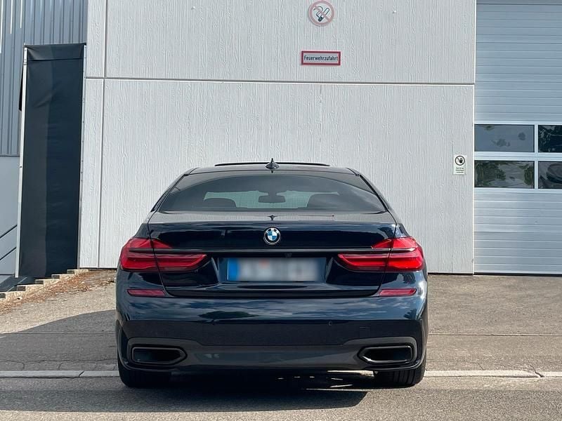 Gebraucht BMW 740 M Sport 320 PS (235 kW) 2018 Schwarz Limousine