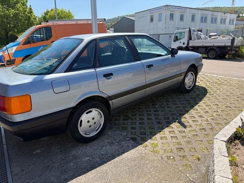 Second-hand Audi 80 88 CP (64 kW) 1987 Albastru Berlinǎ