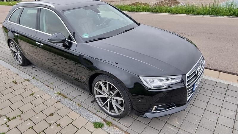 Schwarz Gebraucht 2016 Audi A4 Comfort Kombi | 20.199 € (Etwas zu teuer) - Bild 1/4
