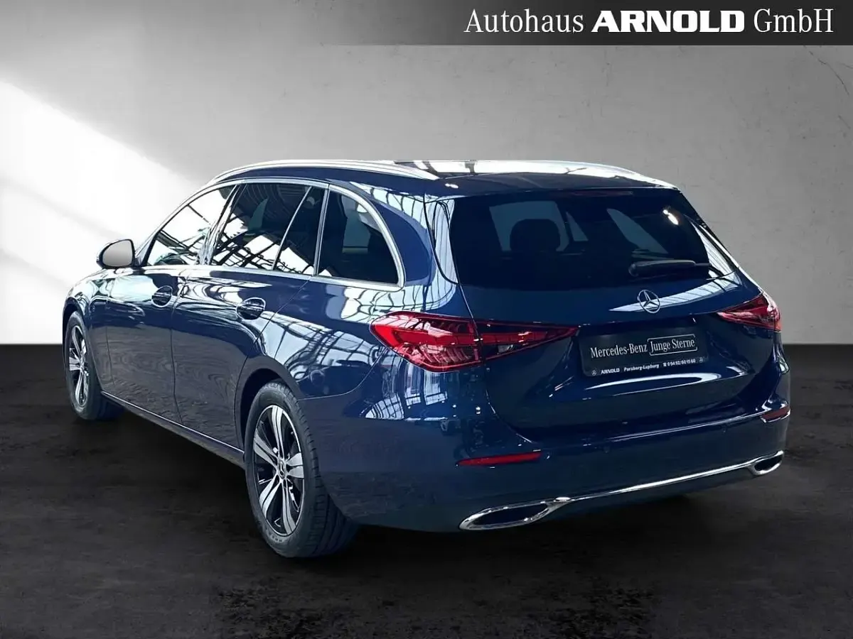 Gebraucht Mercedes C180 Avantgarde 170 PS (125 kW) 2025 Blau Kombi