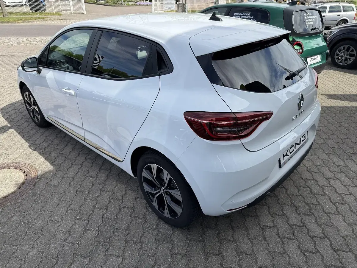 Gebraucht Renault Clio V Evolution 67 PS (49 kW) 2023 Weiss Limousine