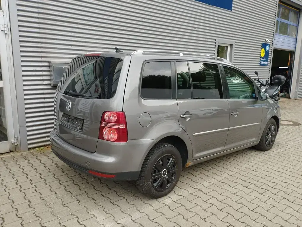 Gebraucht VW Touran Highline 140 PS (102 kW) 2009 Grau Van / Kleinbus